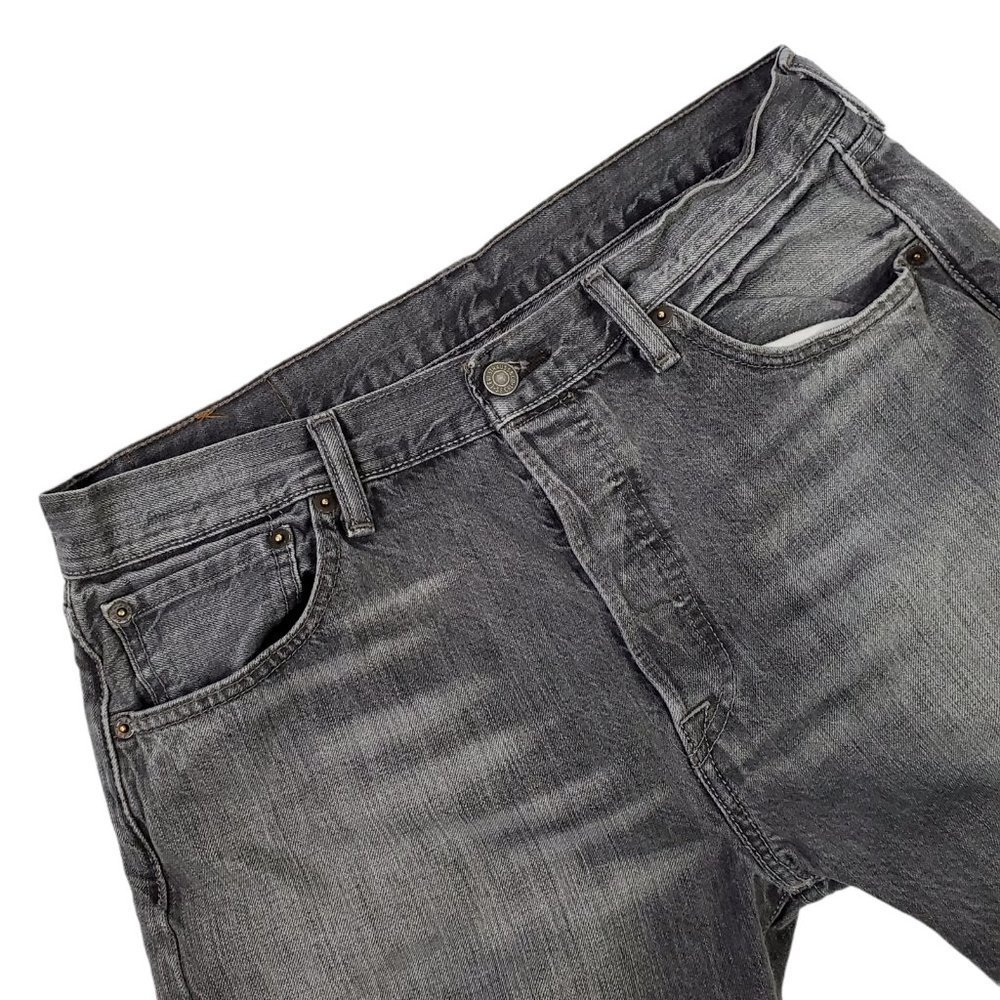 Levi's 501 Straight Leg Button Fly Jeans 33" Waist